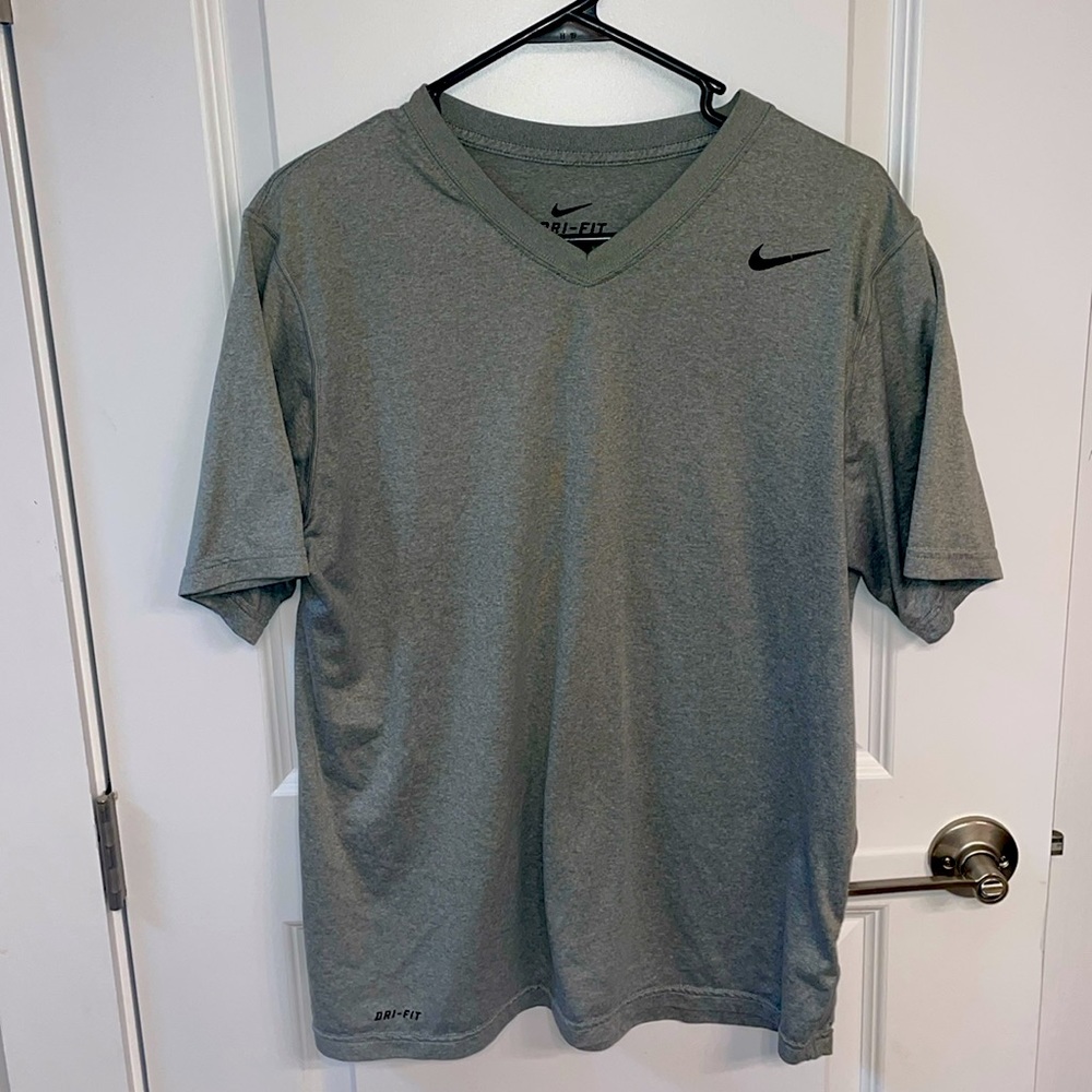 EUC men’s Nike shirt
